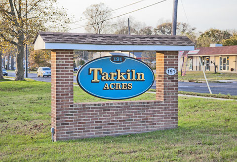 Tarklin Acres Sign Photo